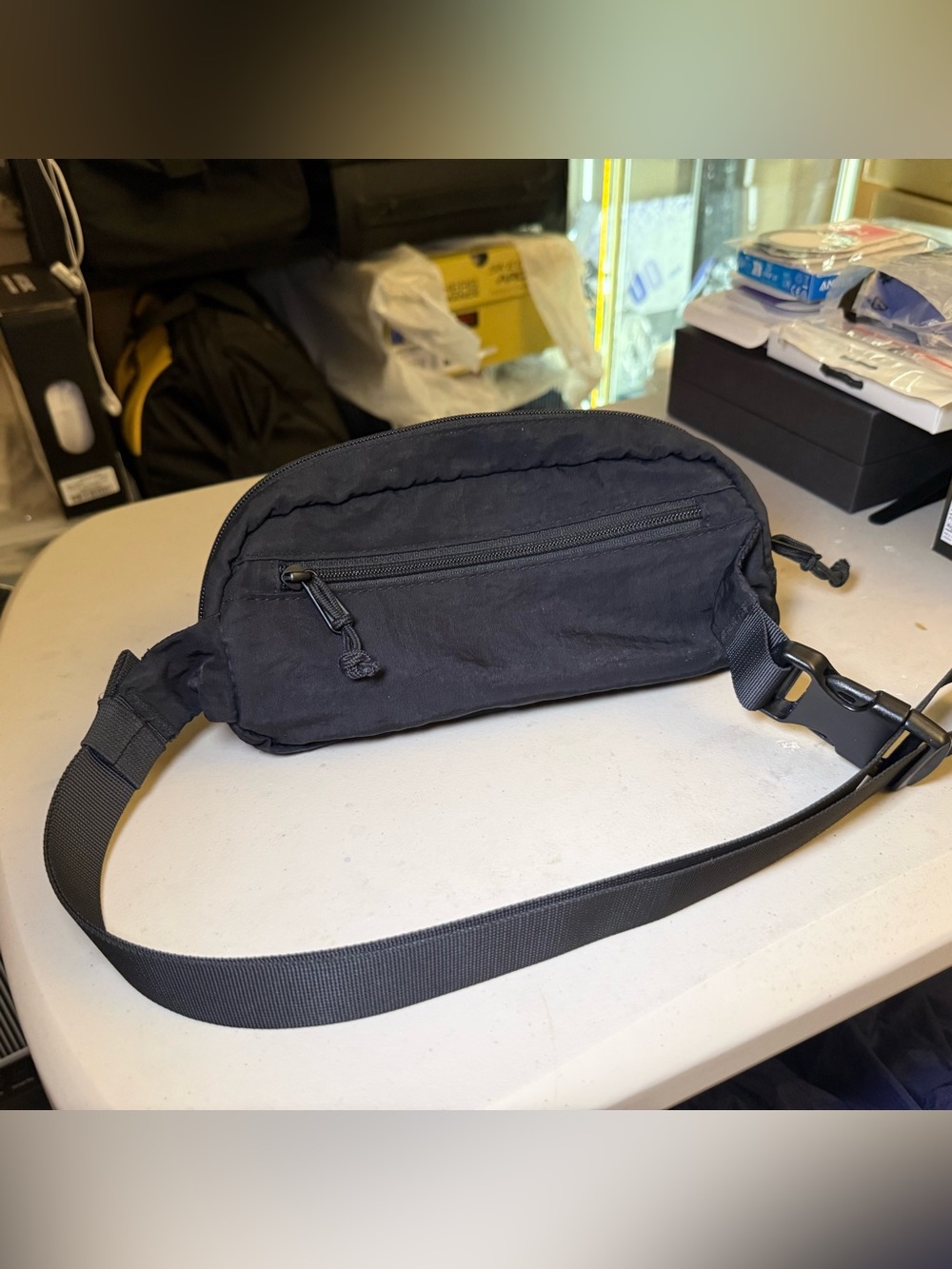 Allbirds Sling / Belt Bag, 1.5L Recycled Nylon - Black - Picture 2 of 6